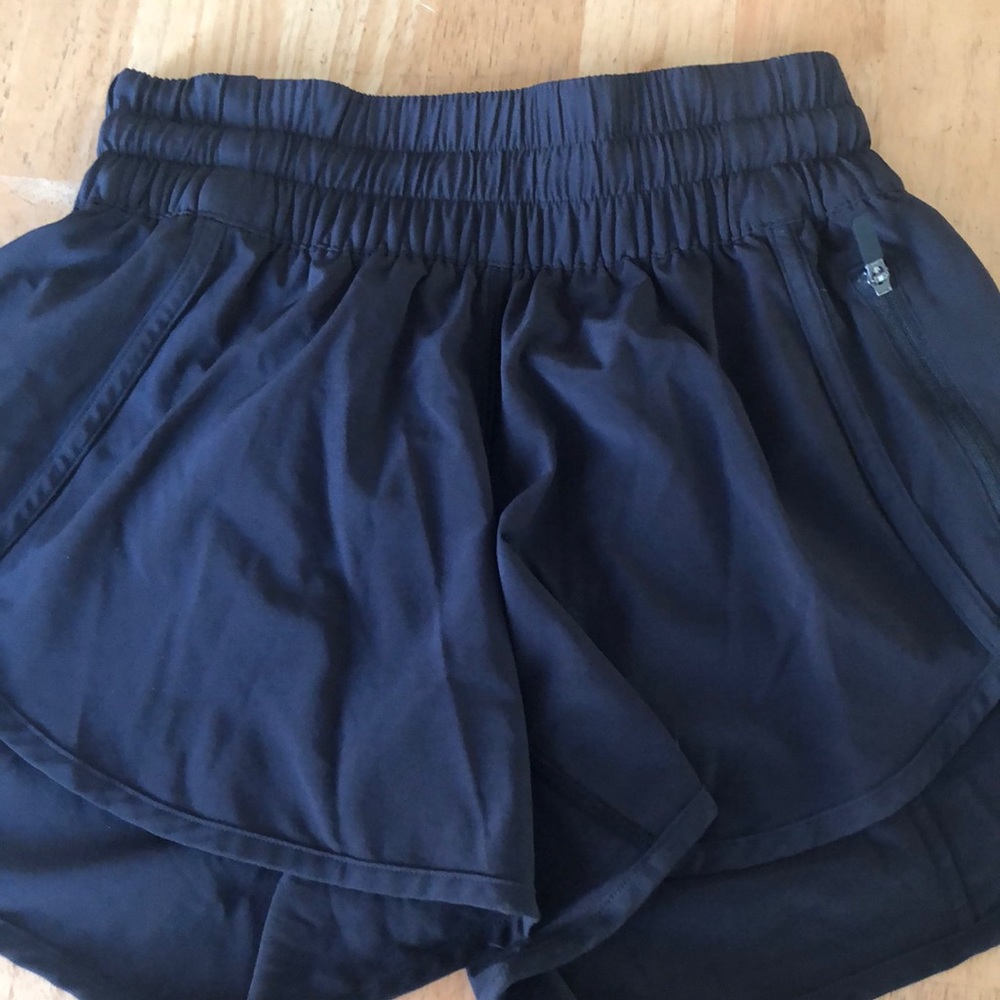 Lululemon 4” Tracker V Short